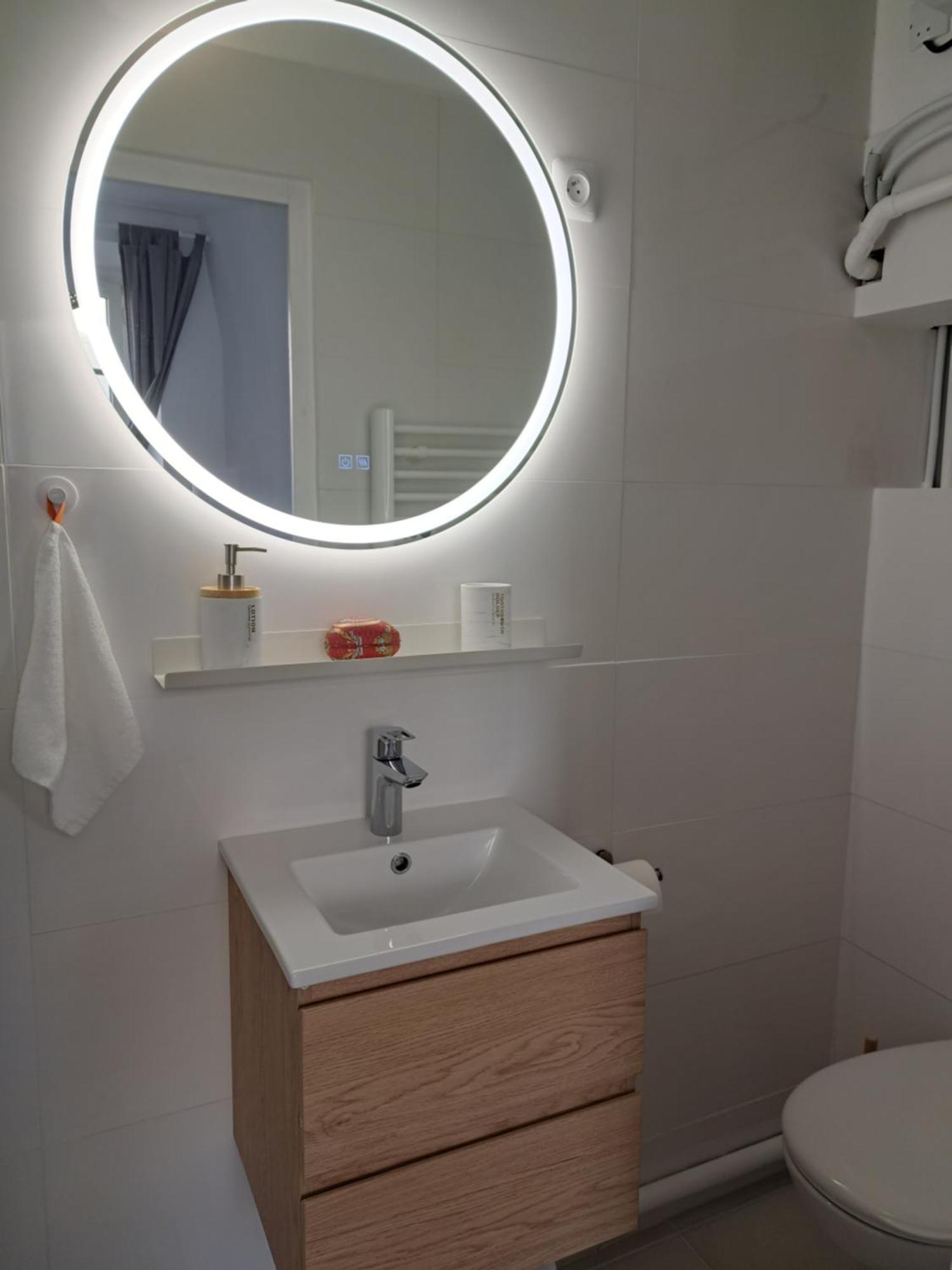 Agreable 2 Pieces - Rue Du Vieux Versailles Extérieur photo